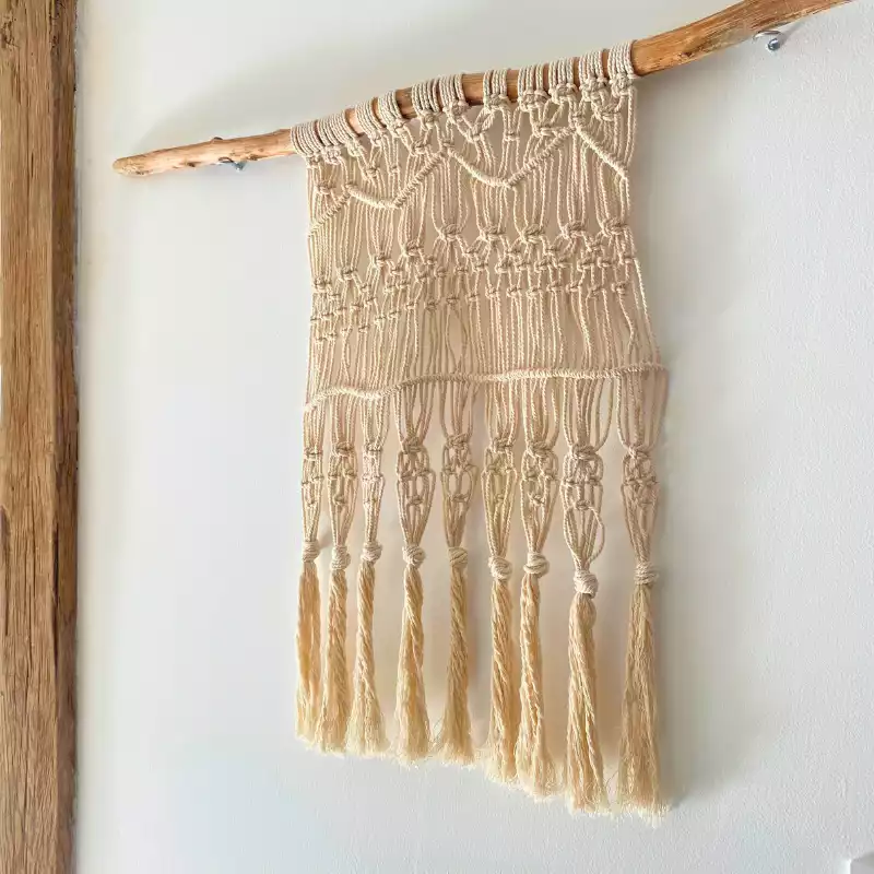 macrame mural soka